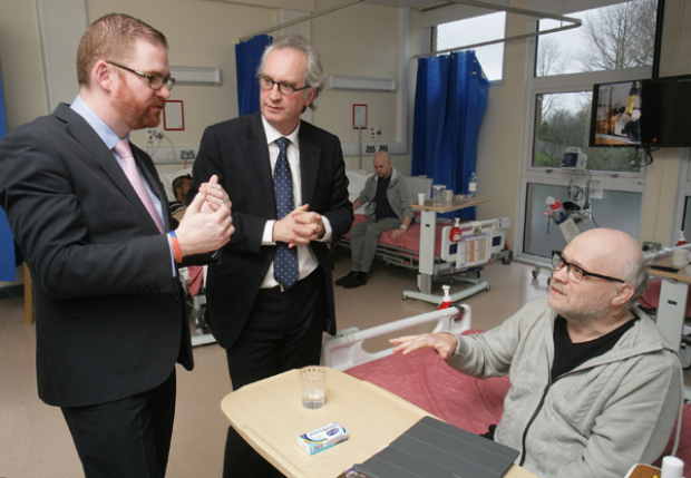 Simon Hamilton visits Musgrave Park Hospital